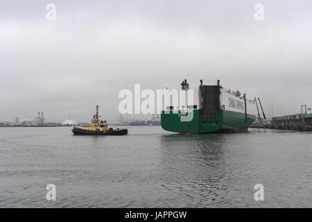 CSCC Tianjin veicolo che opera a Southampton Docks Foto Stock