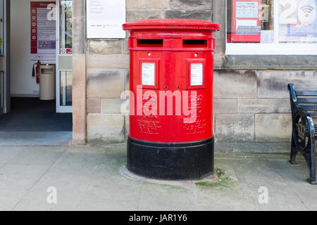 Matrimoniale Rossa post box in Matlock Derbyshire, Foto Stock