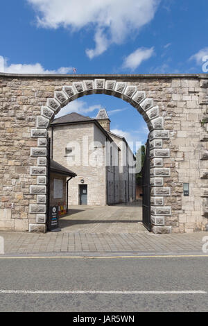 Ruthin carcere cancello principale un stile di pentonville carcere costruito nel 1795 e chiuso nel 1916 è ora un luogo di attrazione turistica e le case della contea archivi Foto Stock