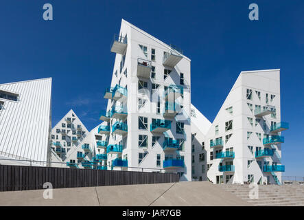 Aarhus, Danimarca - 2 Maggio 2017: contemporanea architettura residenziale ad appena sviluppata zona porto. Il complesso è chiamato 'Isbjerget', che è Danis Foto Stock