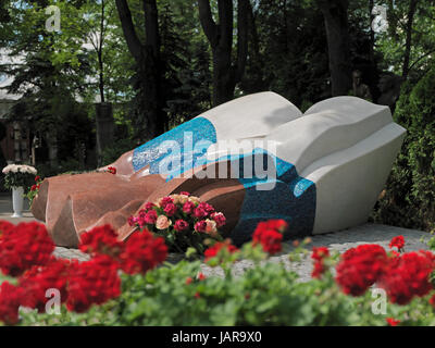 Novodevichy cimitero presso il Convento Novodevichy e Monastero, sepolcreto di Boris Eltsin, 1st. Presidident della Russia, 1991-1999, Mosca, Russia, e Foto Stock