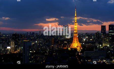 La maestosa torre di Tokyo Foto Stock