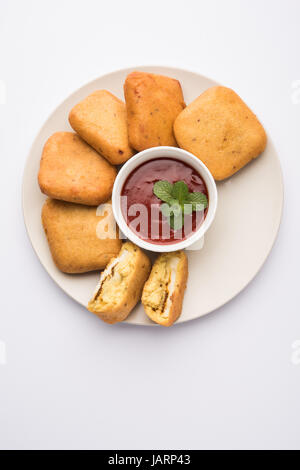 Gustoso formaggio paneer pakoda o ricotta pakoda, Indiano preferito snack Foto Stock