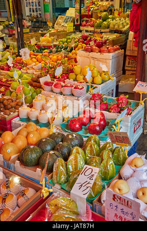 Pressione di stallo di frutta, Yau Ma Tei Commercio all'ingrosso Mercato della Frutta, Yau Ma Tei, Kowloon, Hong Kong, Cina Foto Stock