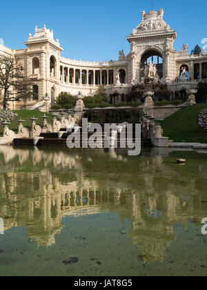 Palazzo Longchamp giardino fontana Foto Stock