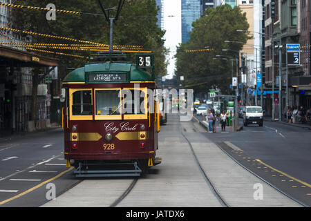 Tram tradizionali a Melbourne city centre, Victoria, Australia. Foto Stock