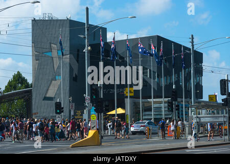 Federation Square nel centro di Melbourne, Victoria, Australia. Foto Stock