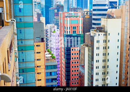 Problema dell'alloggio in Hong Kong. Con una massa di terra di 1.104 km e una popolazione di 7 milioni di persone, Hong Kong è una delle aree più popolate del mondo Foto Stock