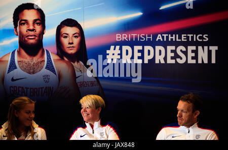 Gran Bretagna Jo Butterfield (centro) ha una risata durante la conferenza stampa al fianco di Hannah Cockcroft, (sinistra) e Richard Whitehead (a destra) durante il British atletica Para team di lancio per il mondo Para atletica al London Stadium. Stampa foto di associazione. Picture Data: mercoledì 7 giugno 2017. Foto di credito dovrebbe leggere: John Walton/filo PA. Restrizioni:. Solo uso editoriale. Foto Stock