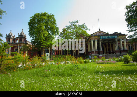 Shashi Lodge, un simbolo architettonico della regione di Mymensingh. Maharaja Shurjokanto Acharya Chowdhury commissionò questo magnificamente progettato lodge con Foto Stock