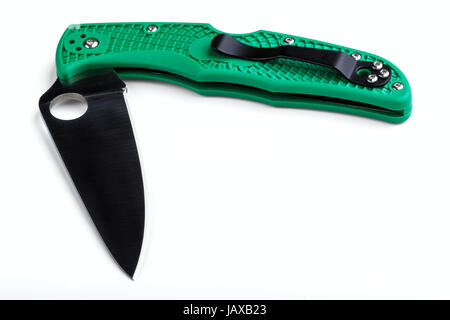 Coltello tascabile pieghevole con un bordo isolati su sfondo bianco Foto Stock