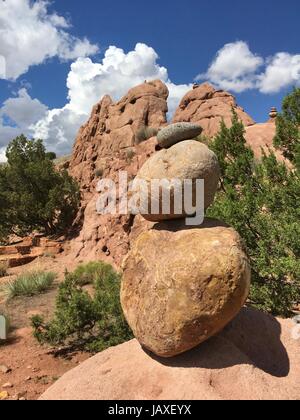 Nuovo Messico, turchese Rock equilibrata pila pile Foto Stock