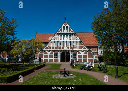 Legno municipio a Jork im Alten Land della Germania Foto Stock