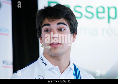 Montreal, Canada. Il 7 giugno, 2017. Driver di Formula Uno per la Williams racing team lancia passeggiata parlando ai bambini a mantenere i loro sogni viva. Credito: Mario Beauregard Beaustock/Alamy Live News Foto Stock