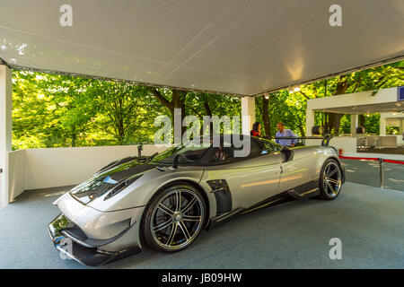 Il Piemonte, Torino, Italia. Il giorno 08 Giugno, 2017. Italia Piemonte Torino parco del Valentino 'Salone dell'auto di Torino '- Stand Pagani Credito: Davvero Facile Star/Alamy Live News Foto Stock