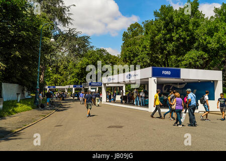 Il Piemonte, Torino, Italia. Il giorno 08 Giugno, 2017. Italia Piemonte Torino parco del Valentino 'Salone dell'auto di Torino ' Credito: Davvero Facile Star/Alamy Live News Foto Stock