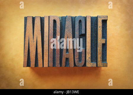Il miracolo di parola scritta in rilievografia vintage tipo. Foto Stock
