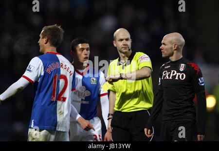 Arbitro LIBRI ANDREW JOHNSON Blackburn Rovers v Blackburn Rovers v Fulham FC EWOOD PARK BLACKBURN INGHILTERRA 14 Gennaio 2012 Foto Stock