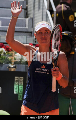 Angelique Kerber della Germania contro Katerina Siniakova durante il giorno tre della Mutua Madrid Open tennis presso la Caja Magica a Madrid con: Angelique Kerber dove: Madrid, Spagna Quando: 08 maggio 2017 Credit: Oscar Gonzalez/WENN.com Foto Stock