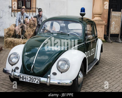 Festival 'Landpartie' , spettacoli e mostre sui prati di castello di Celle, Bomann Museum e Chiesa nel retro, Celle, Germania. Foto Stock