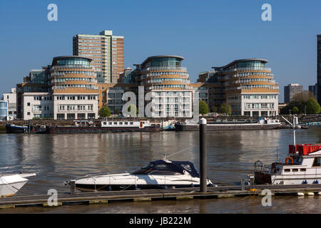 Vista da Thames Path Fulham a Battersea Riverside, Londra Foto Stock