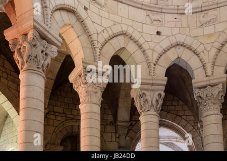 Francia, Nièvre (58), La Charité-sur-Loire, église Notre Dame de la Charité-sur-Loire, les chapiteaux du abside déambulatoire // Francia, Nièvre, La Cha Foto Stock