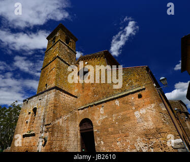 La chiesa medievale di San Giovenale, una delle più antiche chiese del centro storico di Orvieto in Umbria, Italia Foto Stock