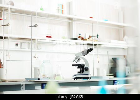 Nuove attrezzature mediche in laboratorio Foto Stock