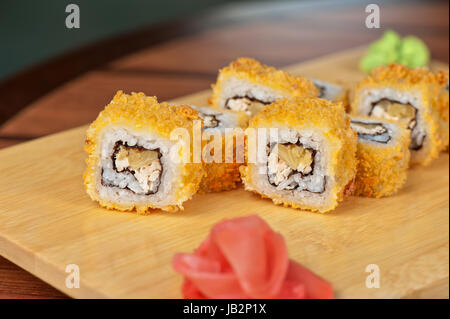 Cipolla fritta croccante cruda o anello di calamari confezione di plastica