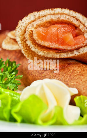 Frittelle salate con rosso Salmone Pesce Foto Stock