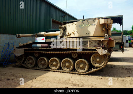 VICKERS 'Abate' 105MM SEMOVENTE FV PISTOLA433 Foto Stock