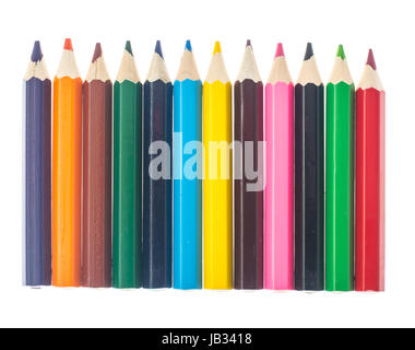 Linea di matite colorate su sfondo bianco. Foto Studio Foto Stock
