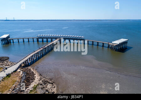 Georgia, Jekyll Island state Park, Clam Creek, molo per la pesca, Saint St. Simons Sound, FL170510d14 Foto Stock