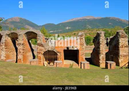 Amiternum Anfiteatro - anfiteatro di Amiternum 06 Foto Stock