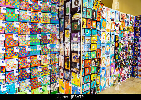 Miami Florida,Tamiami Park,Miami-Dade County Youth Fair & Exposition,County fair,arte,mostra collezione scuola elementare,collage,disegni, Foto Stock