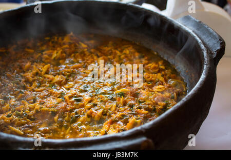 Moqueca, un brasiliano stufato di granchio Foto Stock