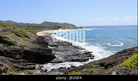 Vista della spiaggia sabbiosa Park da Halona Blowhole Lookout, Oahu, Hawaii Foto Stock