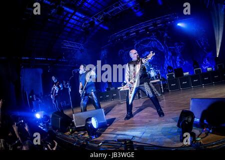 Milano, Italia. Il giorno 08 Giugno, 2017. American thrash metal band cacciatrice suona dal vivo. Credito: Mairo Cinquetti/Pacific Press/Alamy Live News Foto Stock