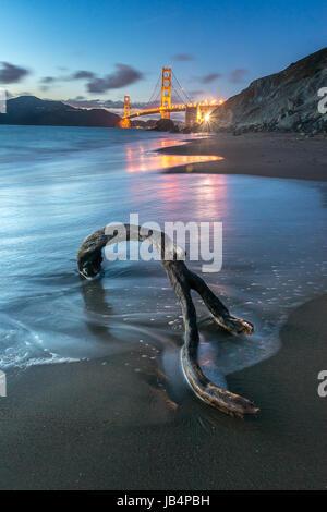 Famosa in tutto il mondo un punto di riferimento del mondo, Golden Gate Birdge Foto Stock