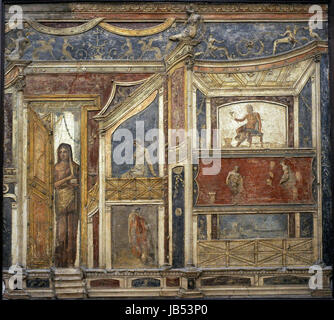 Affresco. Gli ornamenti architettonici lungo con immagini figurative di mitiche. Pompei, Italia. Museo Archeologico Nazionale. Napoli. L'Italia. Foto Stock