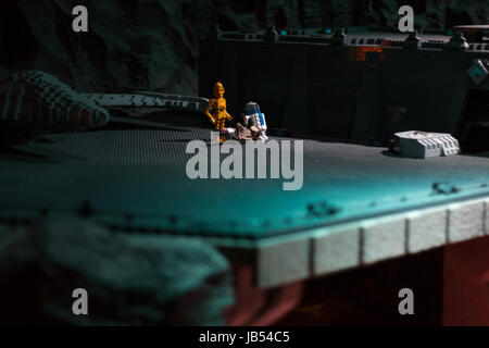 Ricreazione di una scena del film Star Wars Episodio III in mattoncini lego Foto Stock