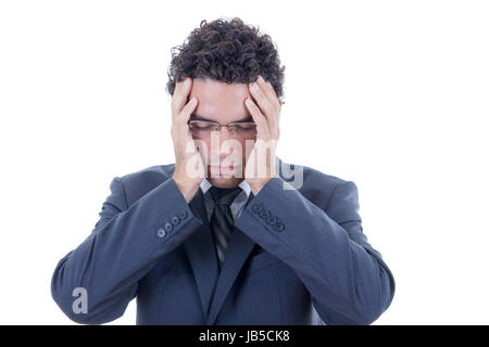 Imprenditore con occhiali tenendo la sua testa nel dolore Foto Stock