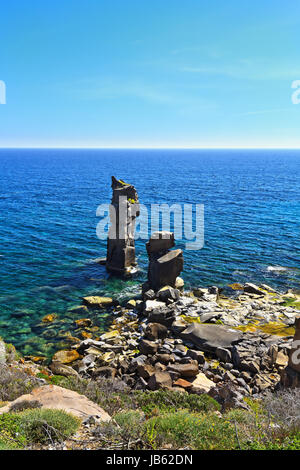 Le Colonne - cliff in Isola di San Pietro, Sardegna, Italia Foto Stock