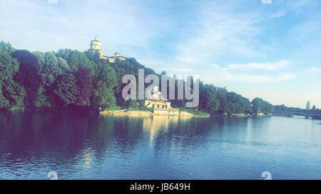 Santa Maria di Monte dei Cappuccini chiesa dal fiume Po a Torino (Torino), Italia Foto Stock