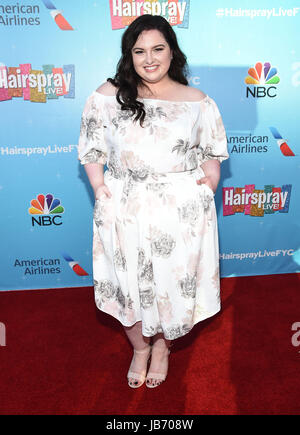 A nord di Hollywood, California, Stati Uniti d'America. Il 9 giugno, 2017. Maddie Baillio arriva per il ''Hairspray Live'' FYC evento presso la Accademia di televisione. Credito: Lisa O'Connor/ZUMA filo/Alamy Live News Foto Stock