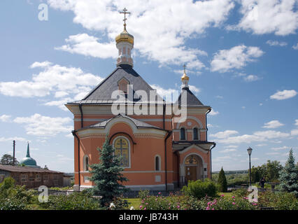 Il tempio in onore del Signore la trasformazione in Optina eremo vicino Kozelsk città. La Russia Foto Stock