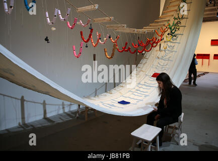 Vista generale della 57a Biennale di Venezia curata da Christine Macel, a Venezia, Italia. La mostra sarà aperta al pubblico a partire da sabato 13 maggio a domenica 26 novembre 2017 presso l'Arsenale Veneziano e Giardini della Biennale. Dove: Venezia, Veneto, Italia Quando: 09 maggio 2017 Credit: IPA/WENN.com * * disponibile solo per la pubblicazione in UK, USA, Germania, Austria, Svizzera** Foto Stock