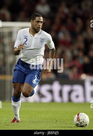 GLEN JOHNSON INGHILTERRA Liverpool FC ENGLAND & Liverpool FC PARKEN Copenhagen DANIMARCA 09 Febbraio 2011 Foto Stock