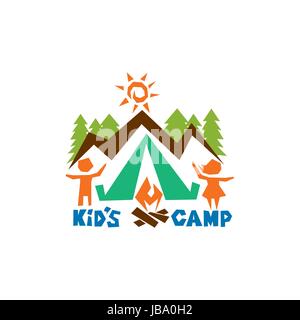 Il logo del campo per bambini. Montagna, sole, tenda e fuoco, bambini Illustrazione Vettoriale