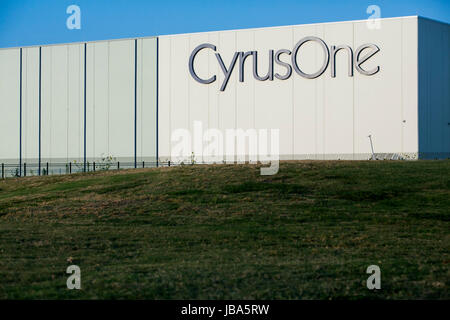 Un logo segno esterno di una CyrusOne data center a Houston, Texas, il 27 maggio 2017. Foto Stock